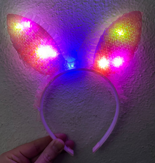 Kenarları Dantelli Pembe Pullu Payetli Led Işıklı Tavşan Kulak Taç 23x19 cm