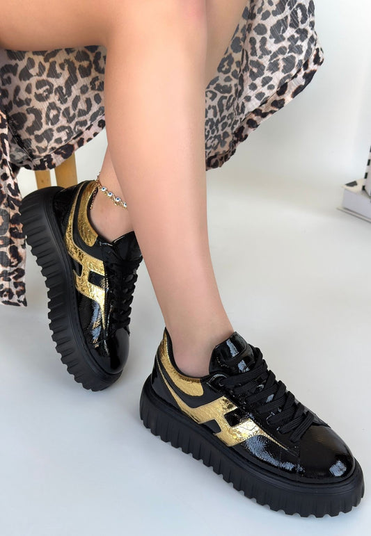 Gesti Siyah Rugan Altın Detaylı Bağcıklı Spor Ayakkabı