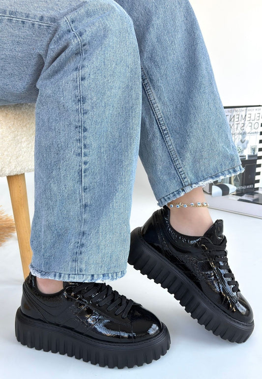 Gesti Siyah Rugan Bağcıklı Spor Ayakkabı