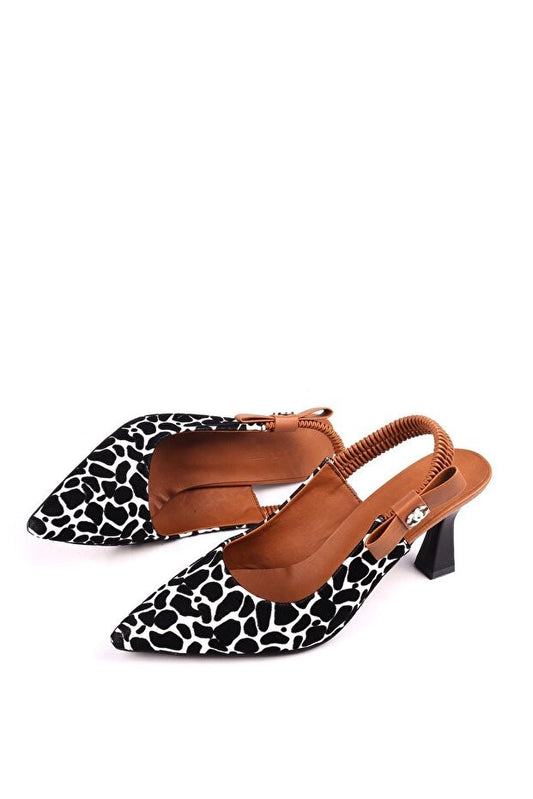 Toran Beyaz Rugan Siyah Süet Detaylı Topuklu Ayakkabı