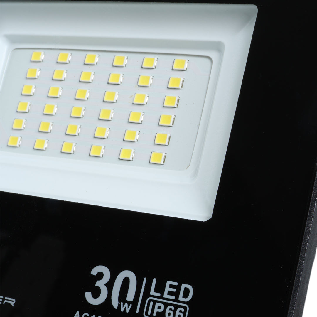 30 WATT - 220 VOLT 6500K IP66 150* IŞIK AÇISI SİYAH SLİM KASA LED PROJEKTÖR