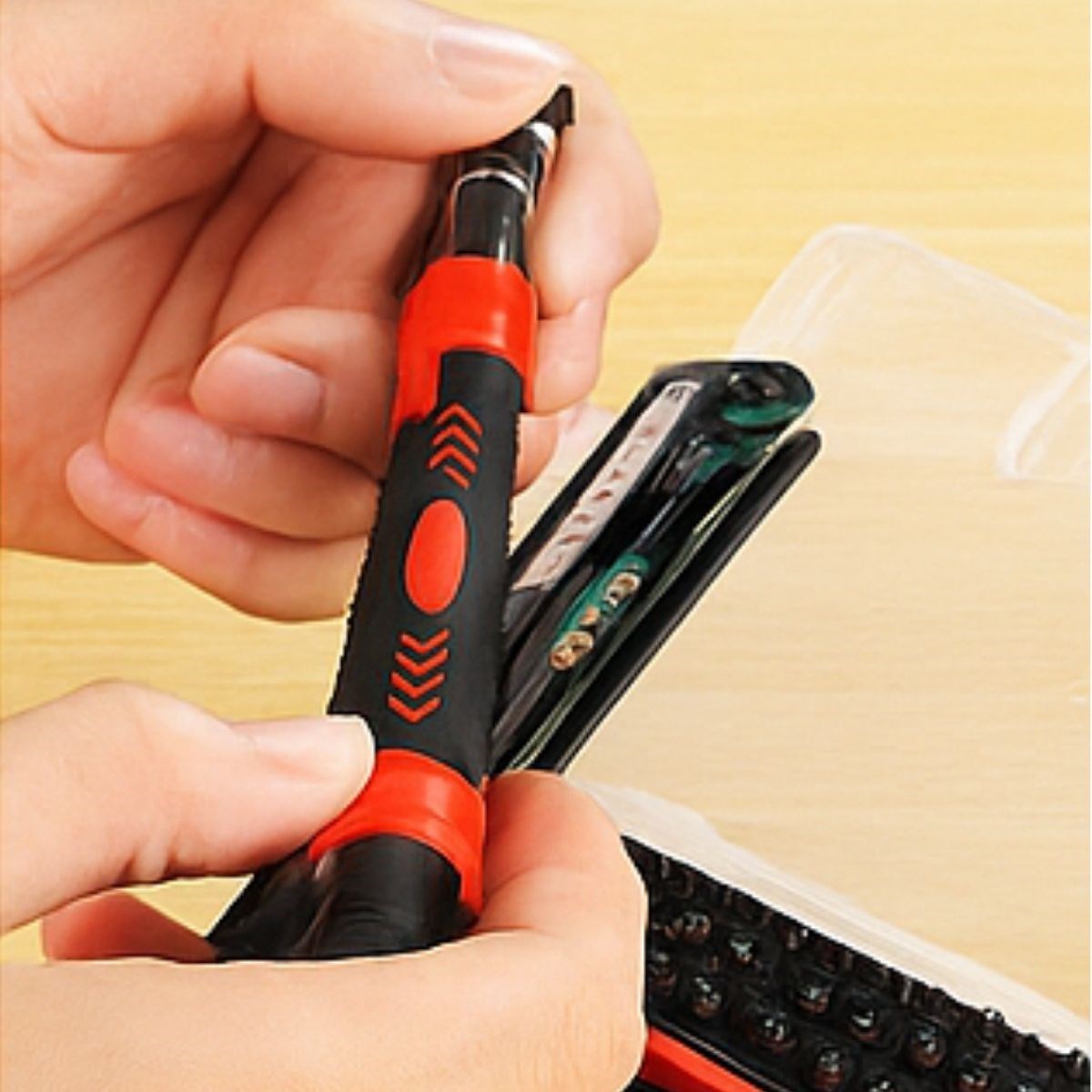 Çok Fonksiyonlu Manyetik Uçlu 52&amp;apos;si 1 Arada 42 Uçlu Saatçi Tornavida Seti