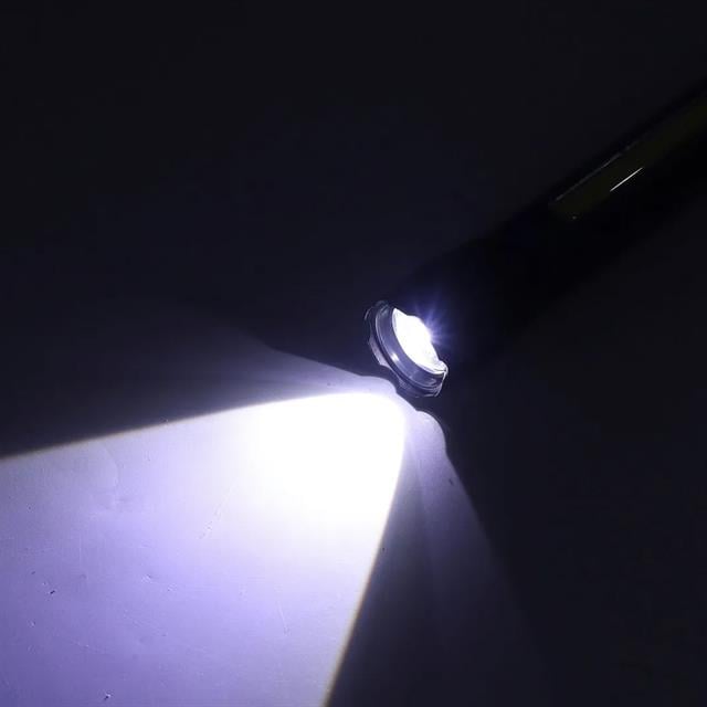 ŞARJ EDİLEBİLİR ZOOMLU COB LED EL FENERİ